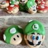 Super Mario Bros. Luigi 1UP macarons