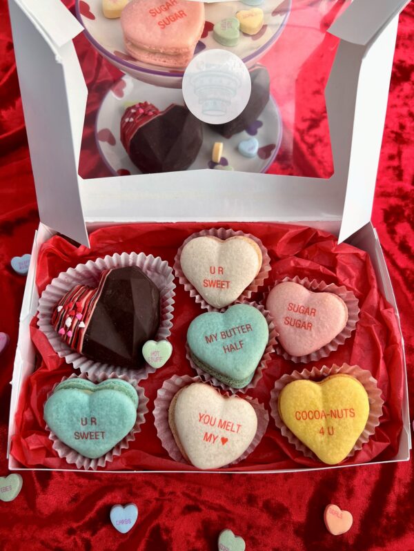 Valentine's Day hot cocoa bomb & macaron gift set